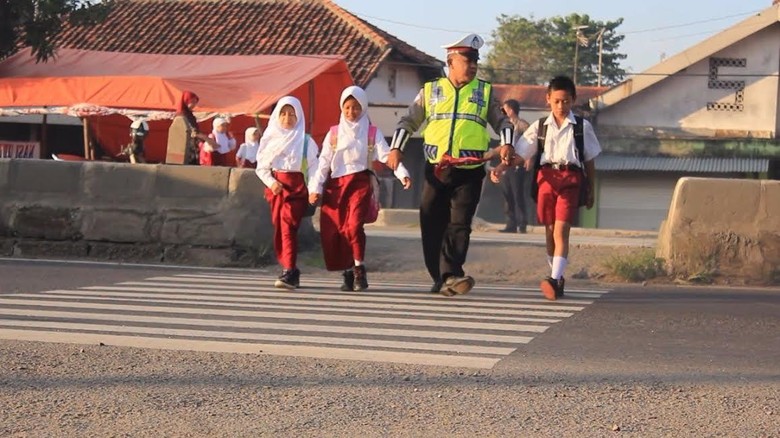 Cerita Mbah Agus, Polisi Jujur yang Selalu Berlebaran di Markas Polisi Cerita Mbah Agus, Polisi Jujur yang Selalu Berlebaran di Markas Polisi
