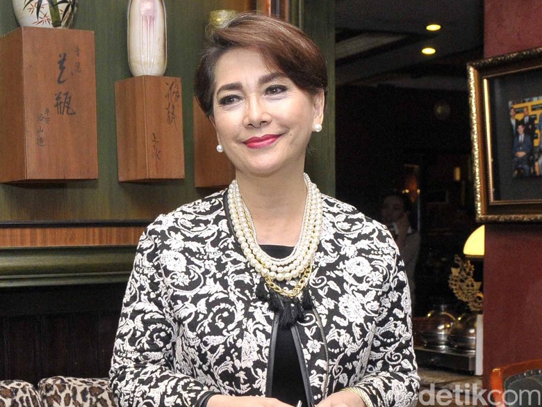 Widyawati Merasa Sophan Sophiaan Masih Ada Widyawati Merasa Sophan Sophiaan Masih Ada