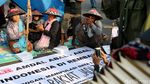 Band Marjinal Ramaikan Demo Petani di Depan Istana