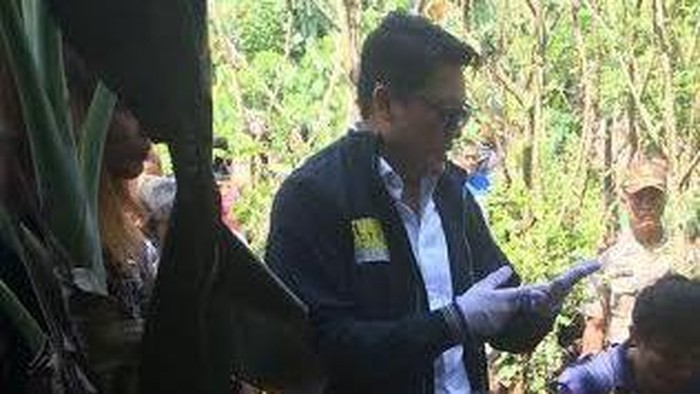 Kombes Krishna Murti Cek TKP Mayat Terbungkus Sarung yang Dibakar di Serpong