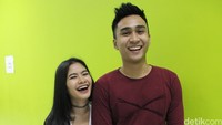 Di sesi foto, Salsha dan Lutfi terlihat sangat serasi. Pool/Ismail/detikFoto.