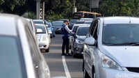 Nantinya kendaraan yang berplat nomor akhiran genap hanya boleh melintas di kawasan ini pada tanggal-tanggal genap, begitu juga dengan kendaraan berlat nomor akhiran ganjir hanya dapat melintas pada tanggal ganjil.