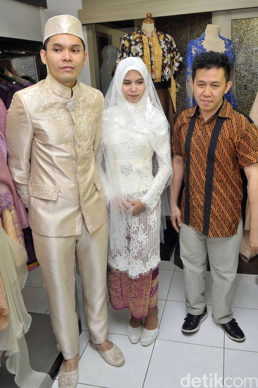 Mengintip Baju Pengantin Ben Kasyafani dan Calon Istri 