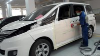 Mazda Cibubur merupakan dealer ketiga di Indonesia yang mendapat sertifikasi dari Mazda Motor Corporation dan Mazda Motor Indonesia sebagai Certified Body and Paint Workshop setelah sebelumnya diperoleh Mazda Bandung-1 dan Mazda Tangerang. Pool/dok. Mazda.