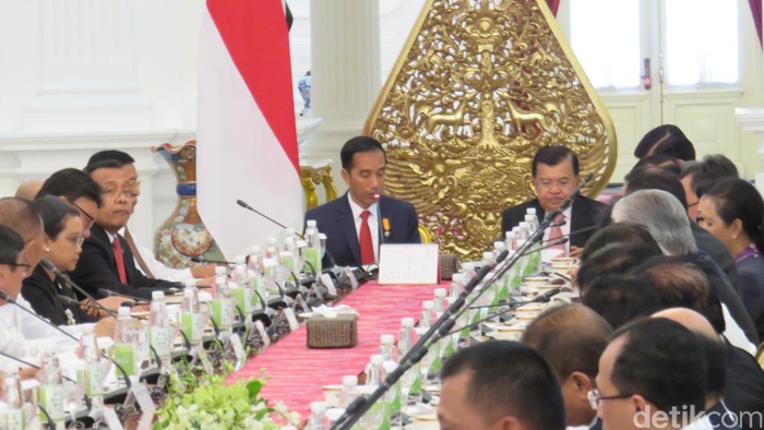 Jokowi Peringatkan Menteri soal Permen, Siapa Dituju?