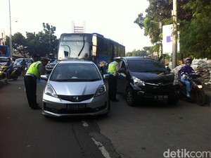 Evaluasi Uji Coba Ganjil Genap: Lalin Lebih Lancar, Penumpang TransJ Meningkat
