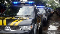 Menurut Humas Polres Cilacap, AKP Bintoro Wasono, mobil-mobil dinas polsek tersebut sengaja disiapkan karena di Pulau Nusakambangan tidak ada kendaraan untuk mobilitas menjelang eksekusi mati tahap III ini.