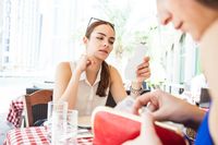 5 Sikap Pengunjung Coffee Shop Yang Paling Bikin Sebal Barista