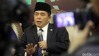 Di saat nama Setya Novanto kembali bersinar, nama Ade Komarudin justru terpuruk. Muncul suara-suara dari Golkar agar Novanto kembali lagi menjadi Ketua DPR, dan di saat bersamaan Akom harus menghadapi dua kasus laporan di MKD. (Foto: Lamhot Aritonang/detikcom).