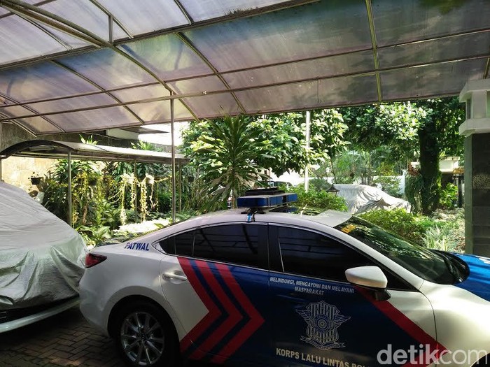 Begini Suasana Rumah Dinas MenPAN Yuddy: Ada Rapat Digelar