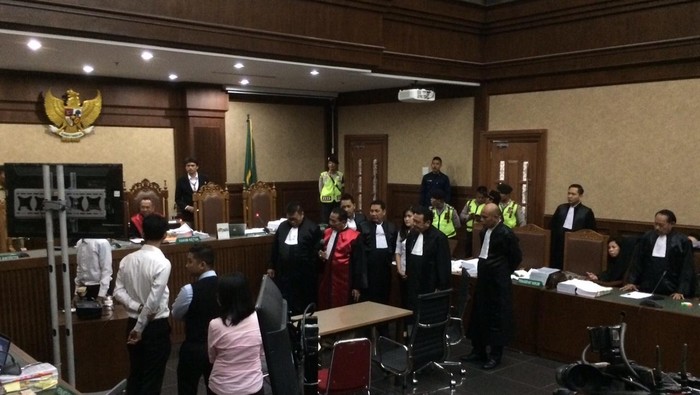 Manajer Bar Kafe Olivier Sempat Tersinggung dengan Celetukan Jessica