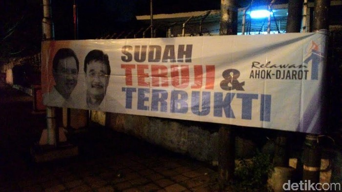 Pernah Dicopot, Spanduk Ahok-Djarot Kembali Bertebaran