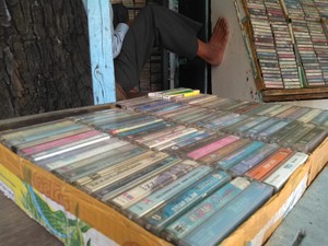 Weekend Ini, Berburu Rilisan Fisik di Pasar Koleksi Bandung Yuk!