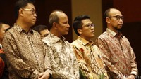 Mantan Menteri Keuangan Chatib Basri (kanan) hadir dalam acara ini.