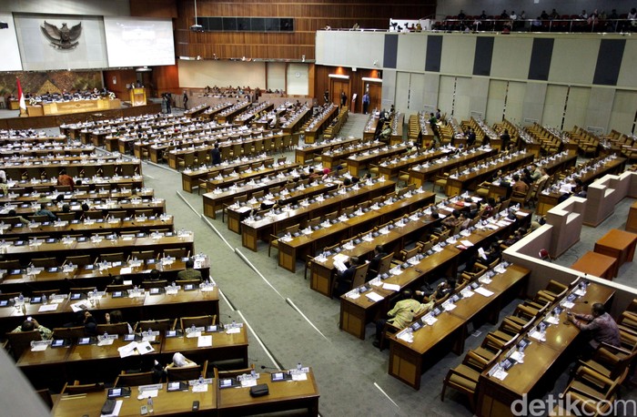 2 Jam Berlalu, Paripurna DPR Bahas Kepala BIN Tak Kunjung Mulai