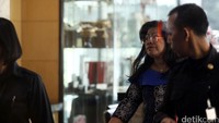 Bendahara fraksi Partai Demokrat DPRD Sumatera Utara itu tidak memberikan jawaban banyak sangat ditanya wartawan.