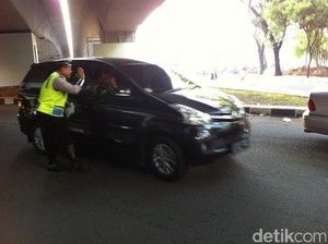 Pelanggar Uji Coba Ganjil-Genap Meningkat di Hari Kedua Jadi 1176 Orang