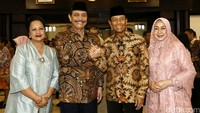 Tak lupa Wiranto mengucapkan selamat untuk Luhut yang kini menjabat sebagai Menteri Koordinator Kemaritiman (Menko Kemaritiman). 