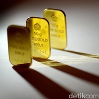 Jika punya harta melimpah, segala hal pun jadi memungkinkan dilakukan. Seperti Tran Ngoc Phuc, pebisnis asal Vietnam yang memilih menikmati kekayaannya dengan mengoleksi emas. Foto: Ari Saputra