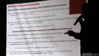 Diskusi tersebut mengambil tema Problematika Perompakan dan Perampokan bersenjata di perairan Kawasan Asia Tenggara. 