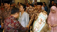 Sementara itu, Luhut digeser Jokowi untuk menjabat sebagai Menteri Koordinator Kemaritiman (Menko Kemaritiman). 