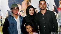 Sultan Djorghi, Annisa Trihapsari dan anak-anaknya. Pool/Gus Mun/detikFoto.