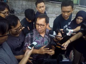 Diperiksa KPK Terkait Kasus Reklamasi, Sekretaris DPRD DKI Bawa 1 Dus Dokumen