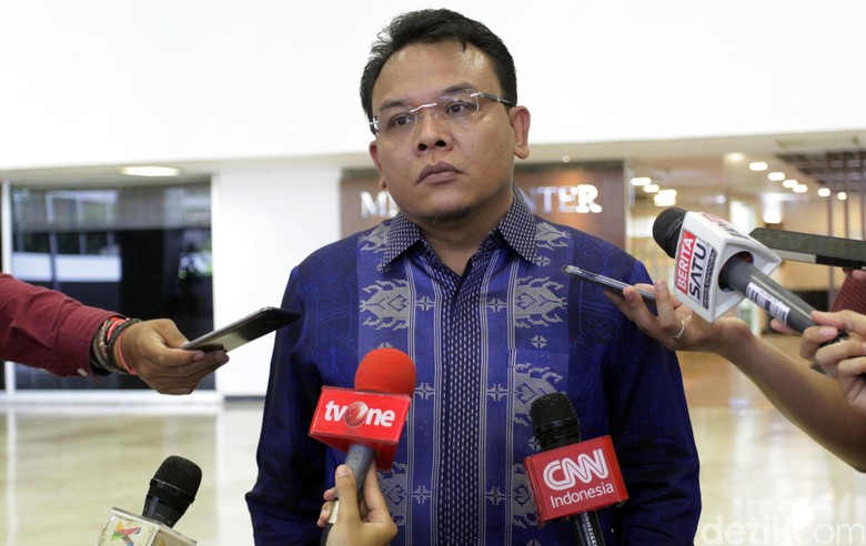 31 Kepala Daerah Jatim Jadi Timses Jokowi, PAN: Itu Hak Mereka 31 Kepala Daerah Jatim Jadi Timses Jokowi, PAN: Itu Hak Mereka