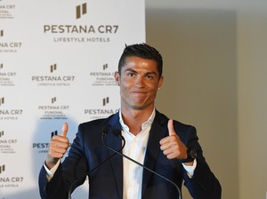 Cristiano Ronaldo Kembali Kepergok Mesra dengan Cewek Berbeda