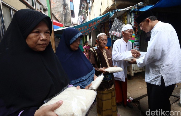 Jelang Pilgub DKI, Sjafrie Sjamsoeddin Blusukan ke Kampung Pulo