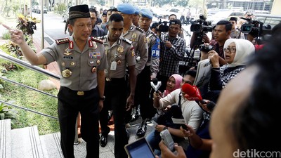 Kapolri Salat Jumat di Masjid Al-Ikhlas