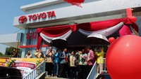 Diler yang memiliki 14 stall servis ini berdiri di atas tanan seluas 10.351 m2.