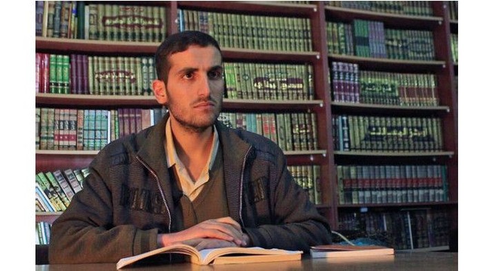 Menjelajahi Perpustakaan Rahasia di Suriah