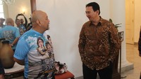 Tiba di Balai Kota, rombongan Warkop DKI Reborn disambut oleh Ahok. Pool/Ismail/detikFoto.