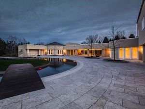 Sudah Banting Harga, Rumah Mewah Michael Jordan Belum Laku Juga