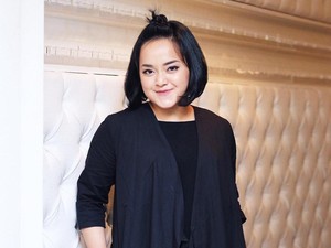 Cerita Lizzie Parra yang Stres Saat Pertamakali Luncurkan Lipstik Matte