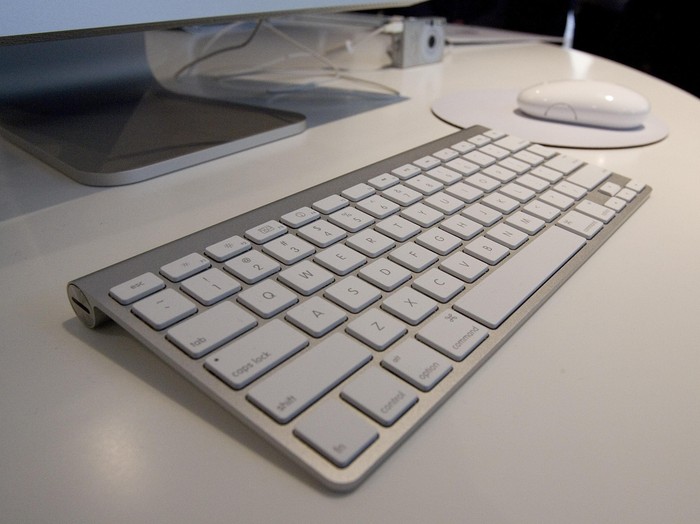 CUPERTINO, CA - AUGUST 7: The new wireless keyboard is displayed after Apple CEO Steve Jobs introduced new versions of the iMac and iLife applications August 7, 2007 in Cupertino, California. The all-in-one desktop computers now have a slimmer design in aluminum casings with faster chips and glossy screens and is up to $300 cheaper then their predecessors. (Photo by David Paul Morris/Getty Images)