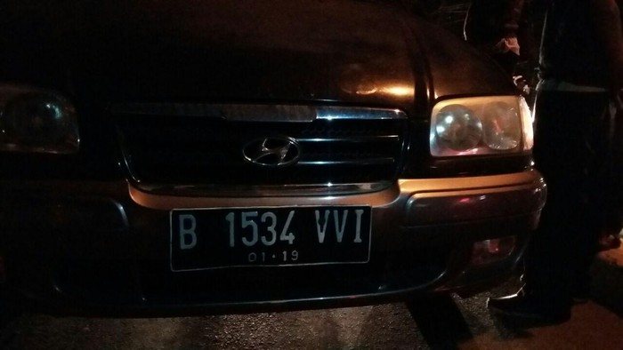 Seorang Pria Meninggal Mendadak Saat Kemudikan Mobilnya di Lenteng Agung