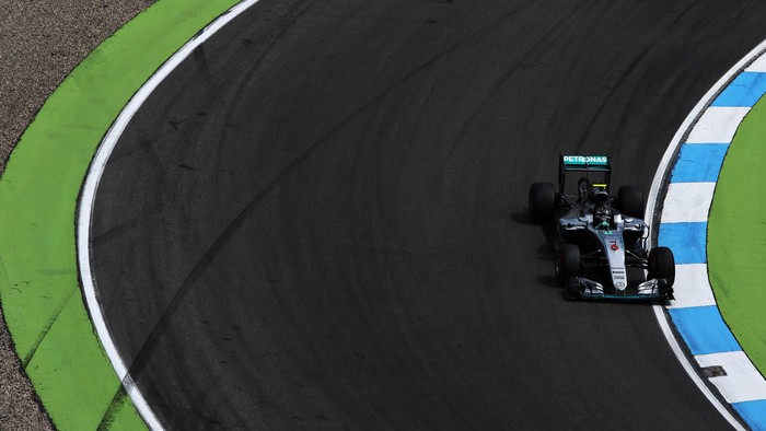 Rosberg Start Terdepan, Hamilton Kedua