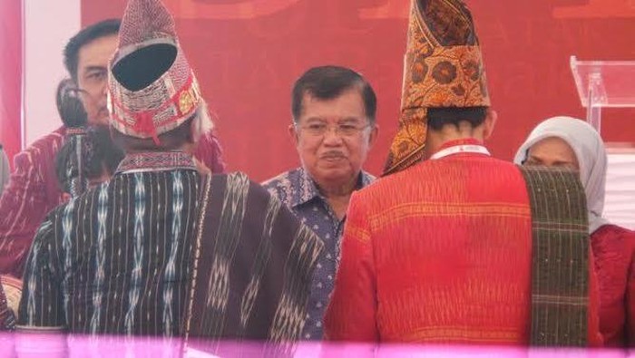 Wapres JK Hadiri Musyawarah Masyarakat Adat Batak di Danau Toba