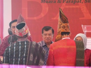 Wapres JK Hadiri Musyawarah Masyarakat Adat Batak di Danau Toba