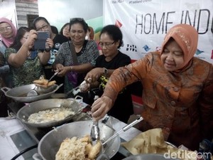 Wali Kota Risma Beri Pelatihan Kuliner hingga Kerajinan ke Warga Papua