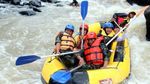 Rafting Seru Taklukkan Derasnya Sungai Kalibaru, Banyuwangi