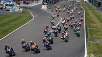 Hari terahir uji ketahanan mesin selama Suzuka 8 jam, tim Astra Honda Motor menerjunkan dua pembalapnya, Dimas Ekky Partama dan Md Zaqwan Zaidi asal malaysia. Begini aksinya mereka melahap aspal di sirkuit Suzuka, Jepang, Minggu (31/07/2016).