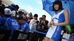 Gadis Berpayung Dinginkan Ajang Endurance di Suzuka