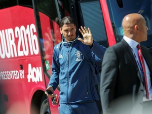Tak Ada Kolam Renang, Ibrahimovic Tinggalkan Hotel yang Disediakan MU