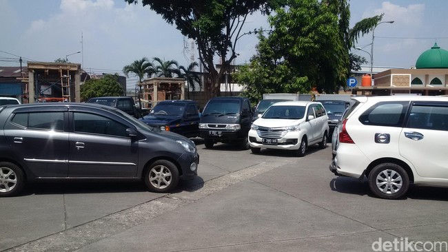 Jurus Baru Kemenhub Atur Taksi Online