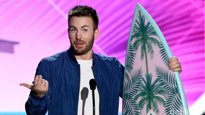 Para Bintang di Teen Choice Awards 2016