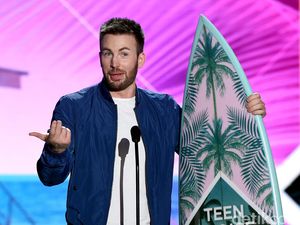 Hikmah di Balik Foto Alat Kelamin Chris Evans Menurut Mark Ruffalo