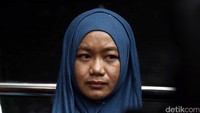 Istri korban WNI yang disandera Abu Sayyaf, Dian Megawati Ahmad mendatangi Kementerian Luar Negeri, Jakarta, Senin (1/8/2016).